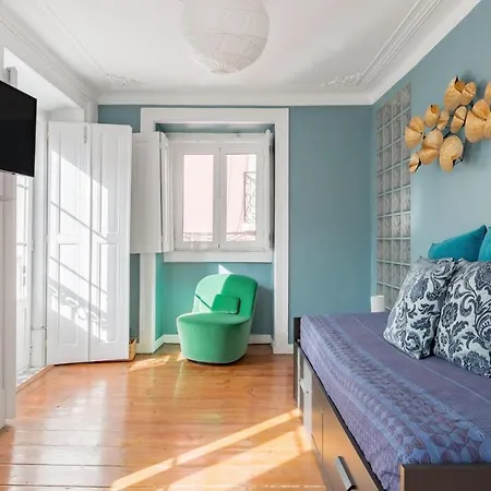 Apartment Avenida Da Liberdade Area, Bright And Newly Renovated 2 Bedroom Apartment, Historical Center